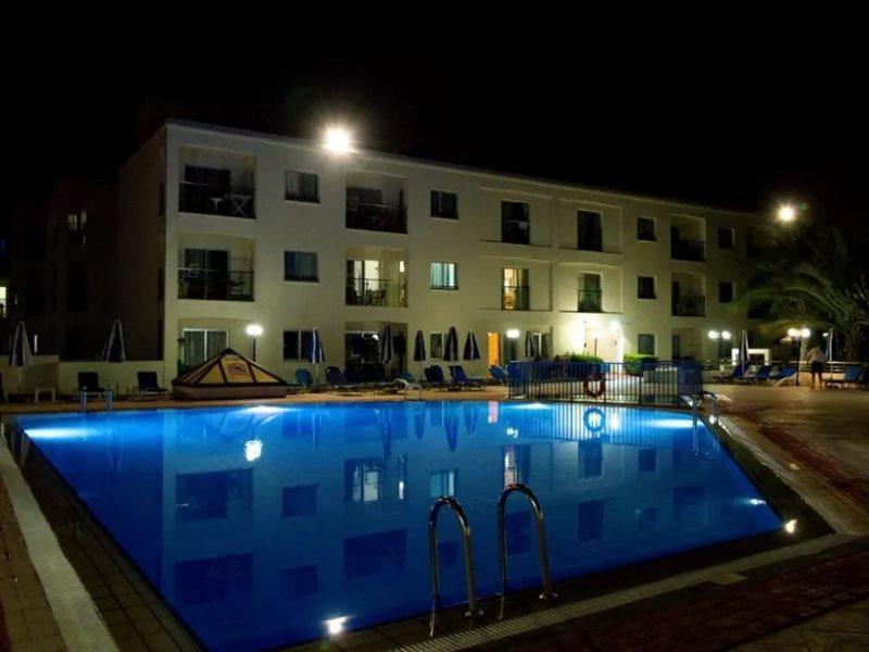 Helios 2 Lägenhet Paphos Exteriör bild