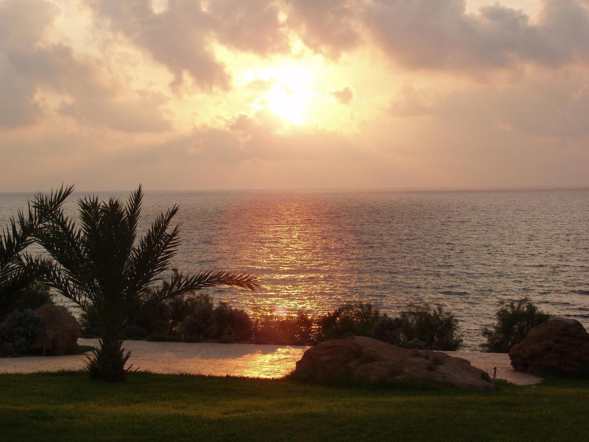 Helios 2 Lägenhet Paphos Exteriör bild